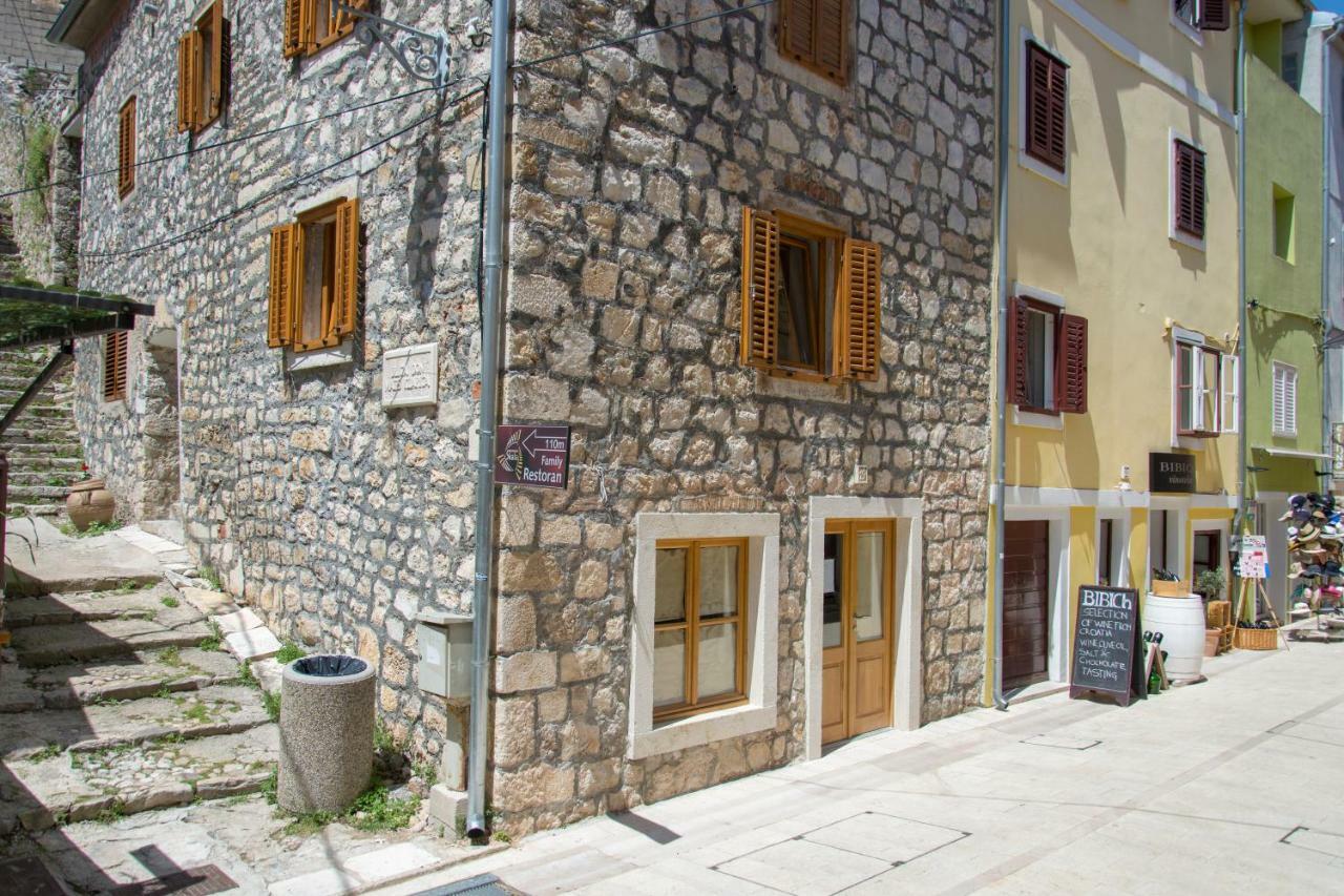Mediterranean Terrace Apartment With Bikes & Sup Skradin Exterior photo